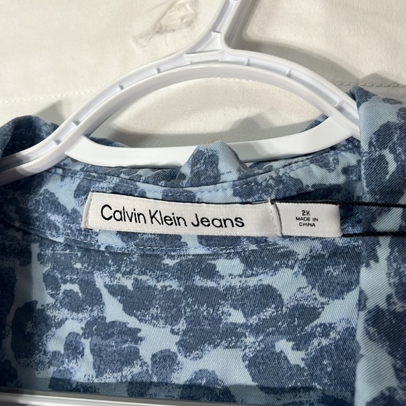 NWOT Calvin Klein Jeans Blue Animal Boyfriend Button Up Shirt Long Sleeve 2X - Picture 5 of 7